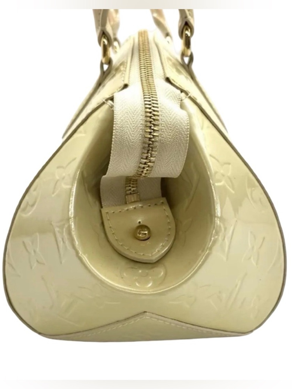 Louis Vuitton Cream Monogram Vernis Alma Handbag - Picture 5 of 15